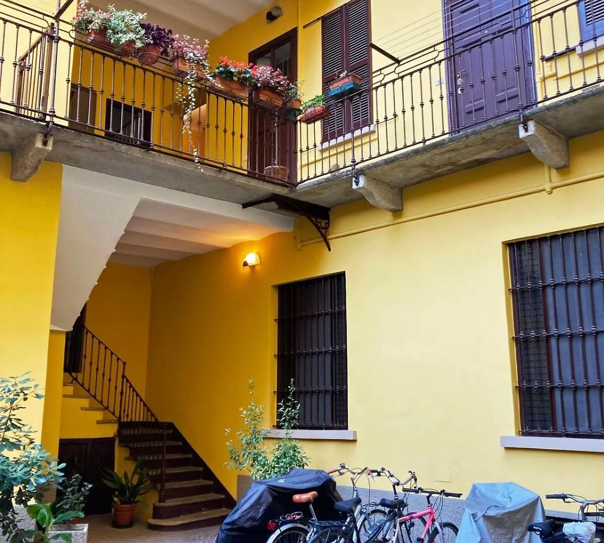 דירות Cozy Loft In The Heart Of מילאנו איטליה